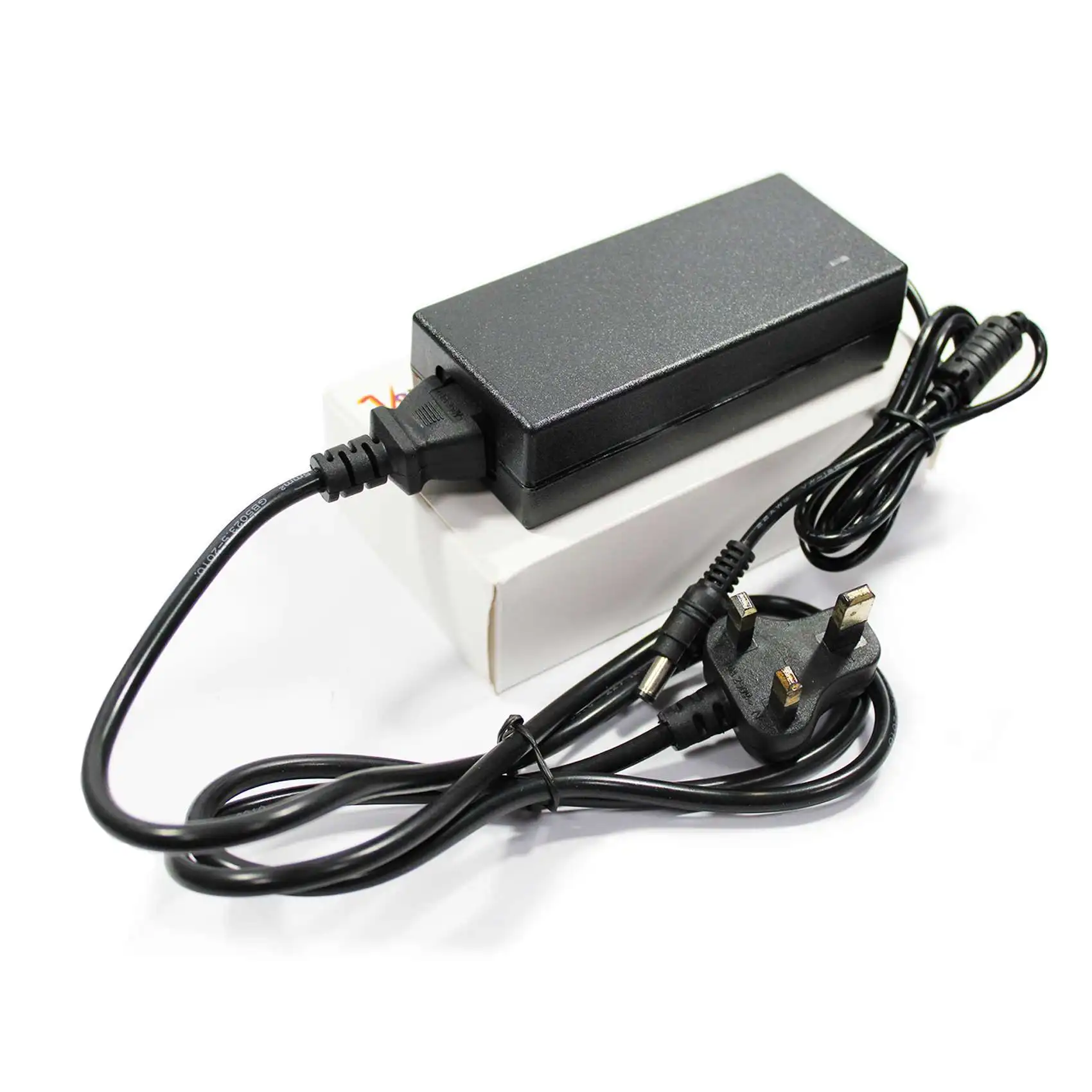 محول طاقة لشاشة LCD للسائق ، مقبس المملكة المتحدة ، 12 فولت ، 2.6 أ