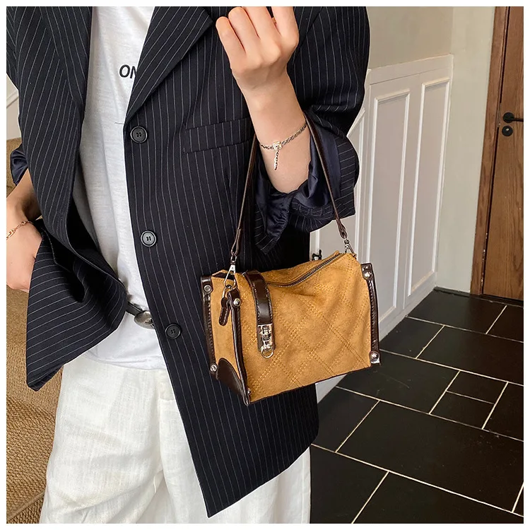 

2025 Vintage-Inspired Spacious Tote Bag, Dual-Mode Convertible Top Handle Crossbody Purse for Women, Textured Vegan Leather Day