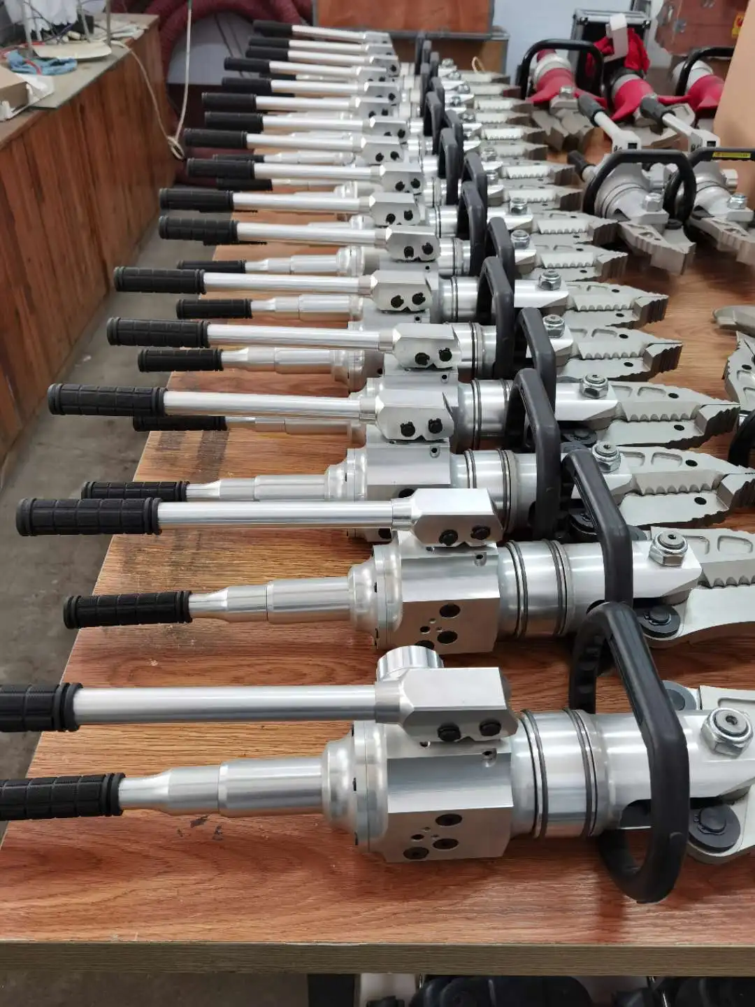 High Cost Performance Easily Operate Hydraulic Portable Combi-tool