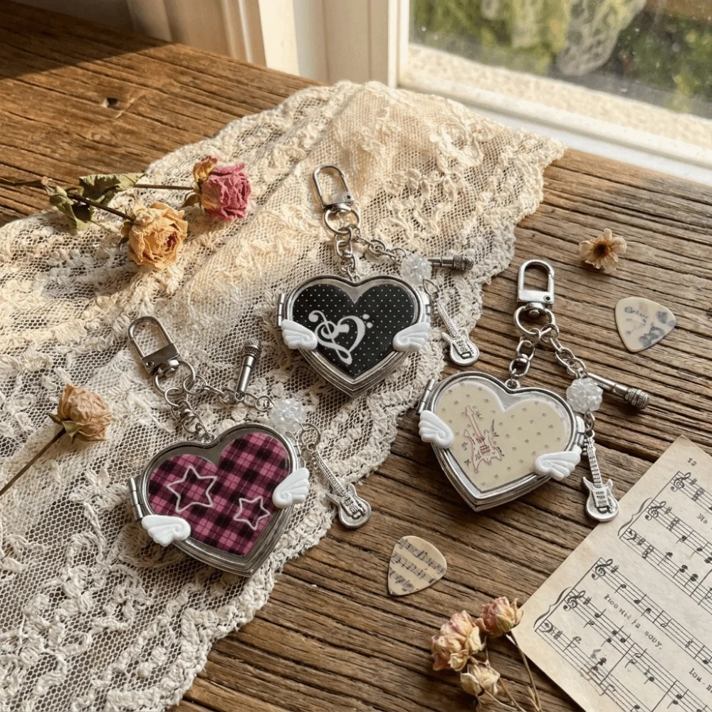 Aesthetic Heart-Shaped Mirror Keychain Double-Sided Alloy Bag Charm Portable Lightweight Key Pendant Handbag