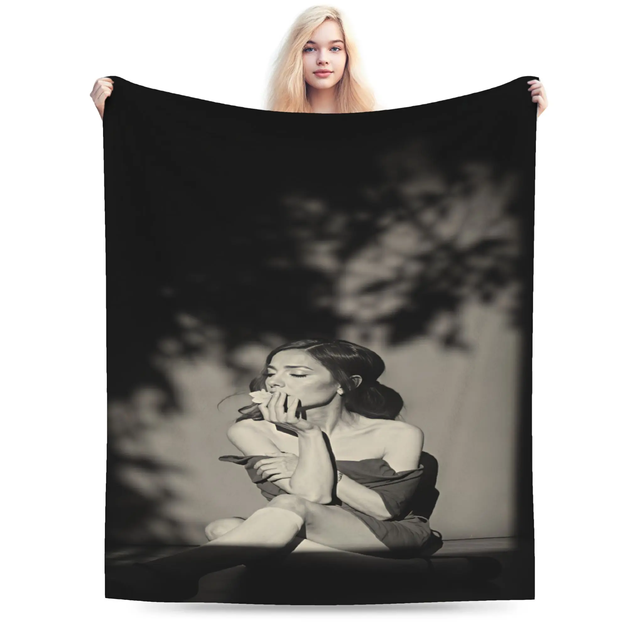 Arianas Grande  Soft Blanket  Novelty Travel Car Throw Blanket Couch Bed Flannel Bedspread Sofa Bed Cover