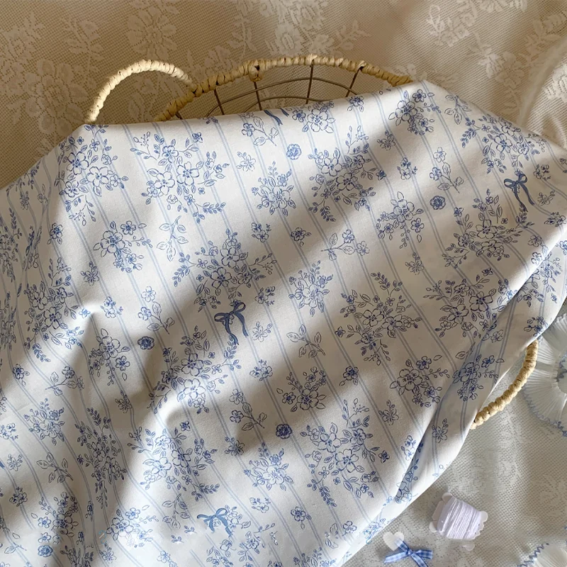 نسيج القطن الأزرق الأزهار القوس بيجامة فستان قمصان ملاءات السرير حقيبة DIY النسيج
