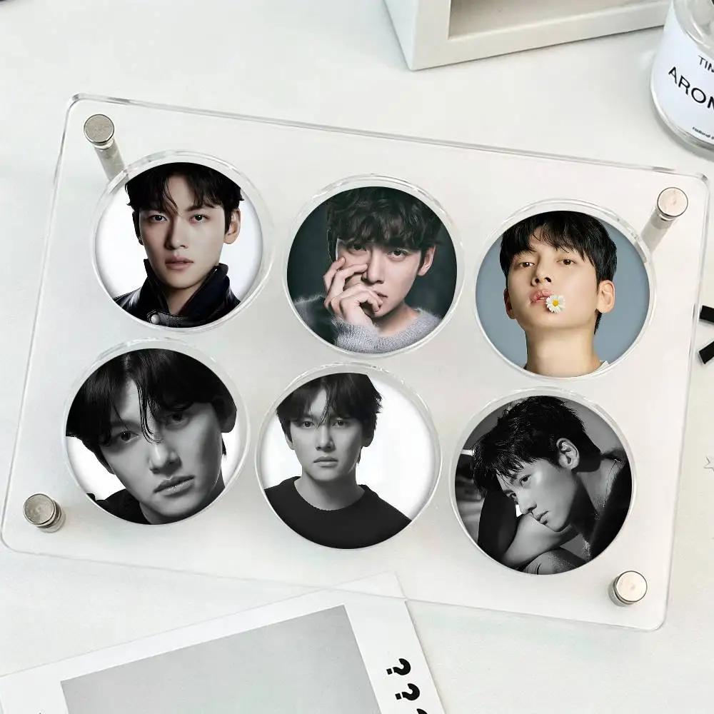 Korean Star Ji Chang Wook Round Badge Lapel Pin Backpack Clothing Jewelry Accessories Gift Brooch