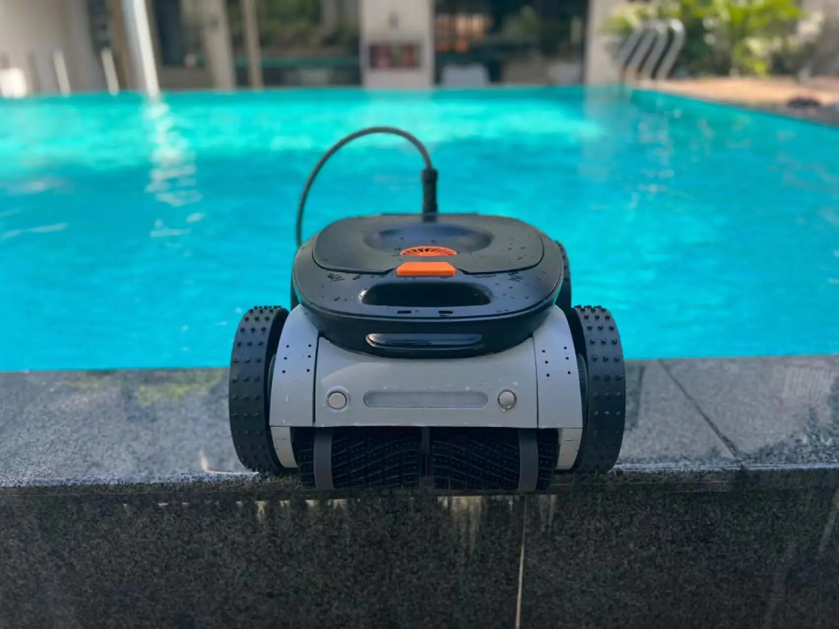 2024 Swimming pool cleaning equipment accessories swimming pool vacuum cleaner swimming pool automatic robot cleaner