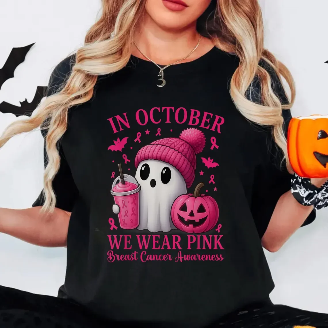 في أكتوبر نرتدي تي شيرت Pink Friends Horror Movie Killers مطبوع تي شيرت نسائي فضفاض بأكمام قصيرة ورقبة مستديرة