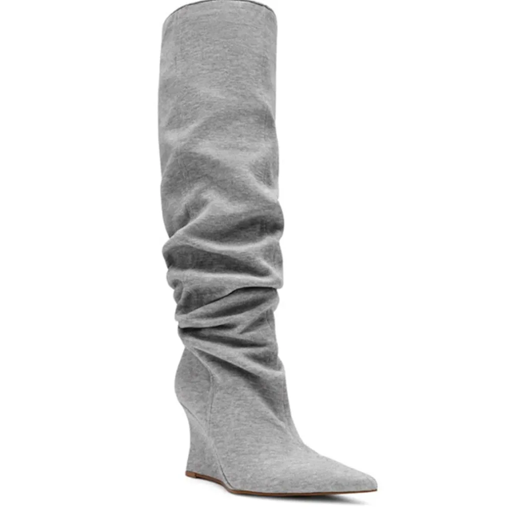 2026Autumn and winter pointed sloping knee high women's boots with pleated fashion and versatile women's high-heeled boots