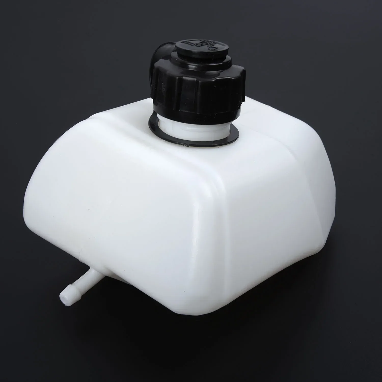 Sturdy Tank Compatible with Robin NB411 BG411 CG411 EC04 RBC411 49CC, Ensures Leak Free and Efficient Fuel Storage 1 Piece