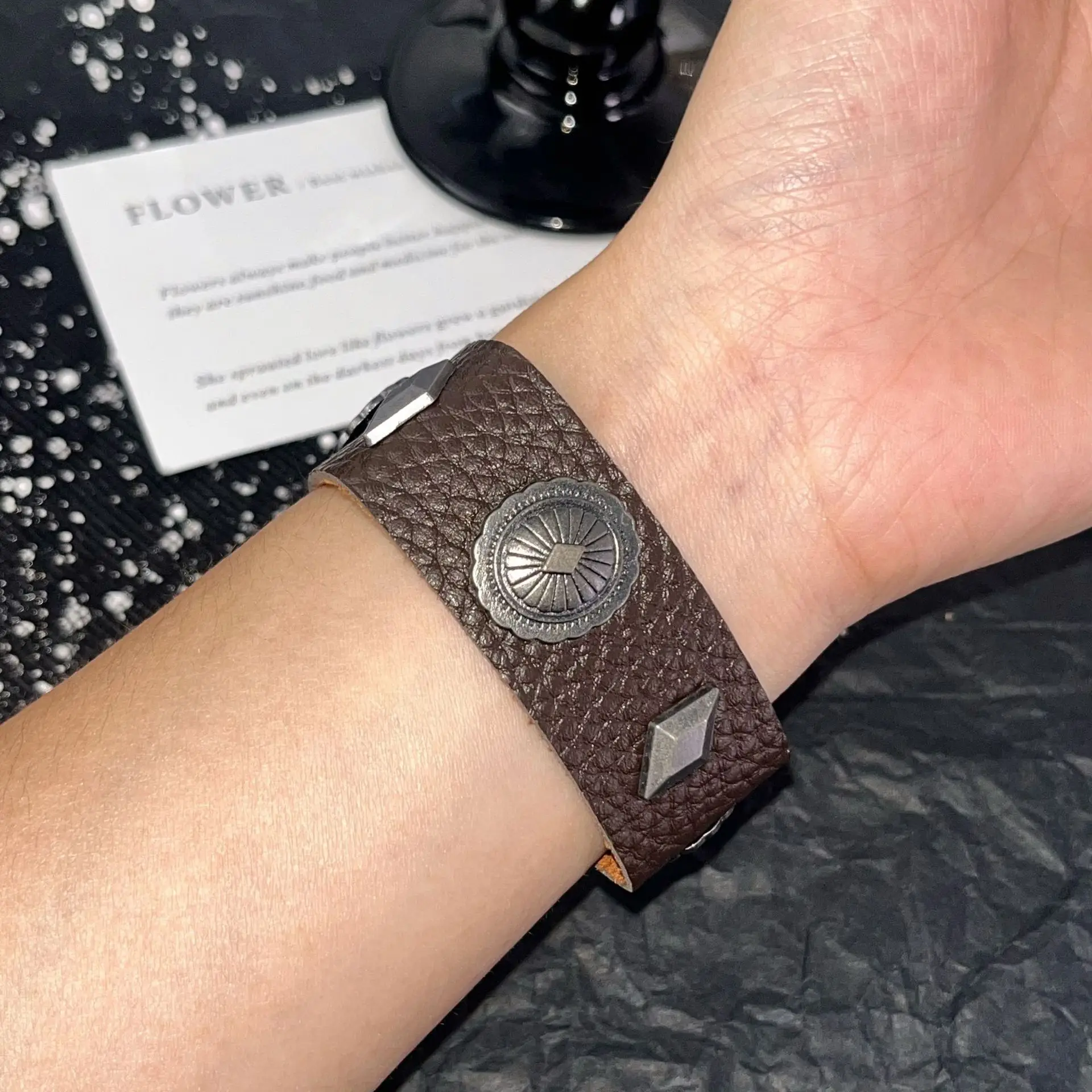 Retro Rock and roll Tide Individuality Hip hop Harajuku Simple Alternative Fashionable Leather Bracelet Wristband  Accessory