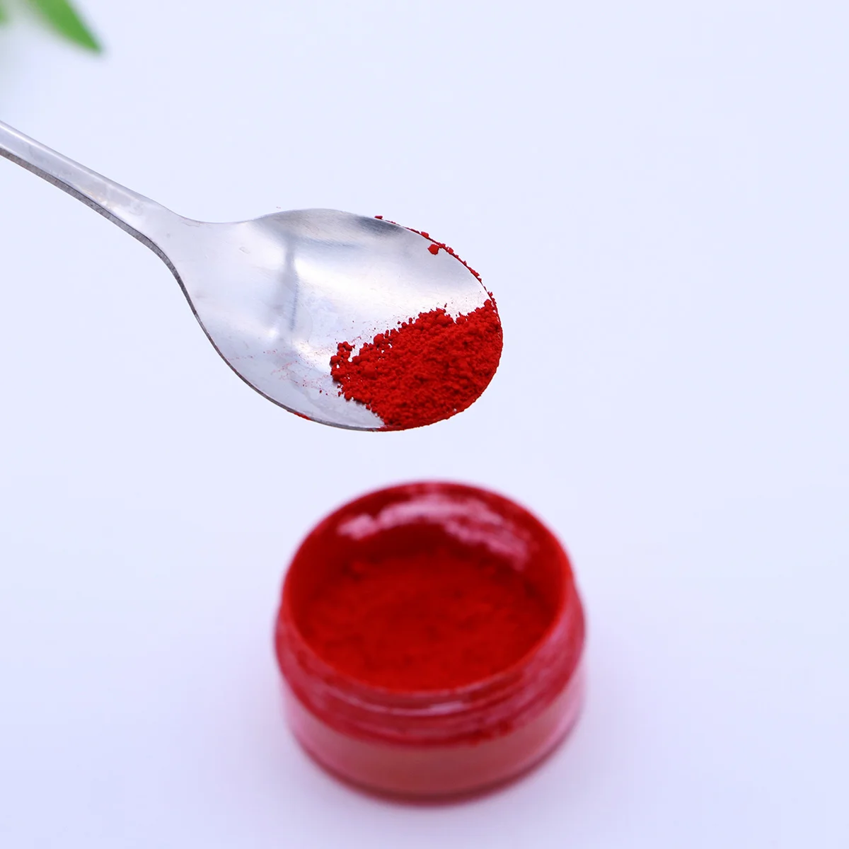 口紅パウダー顔料ナチュラルシャイニング DIY メイクアップ唇アイシャドウ安全グレードハイライターダスト