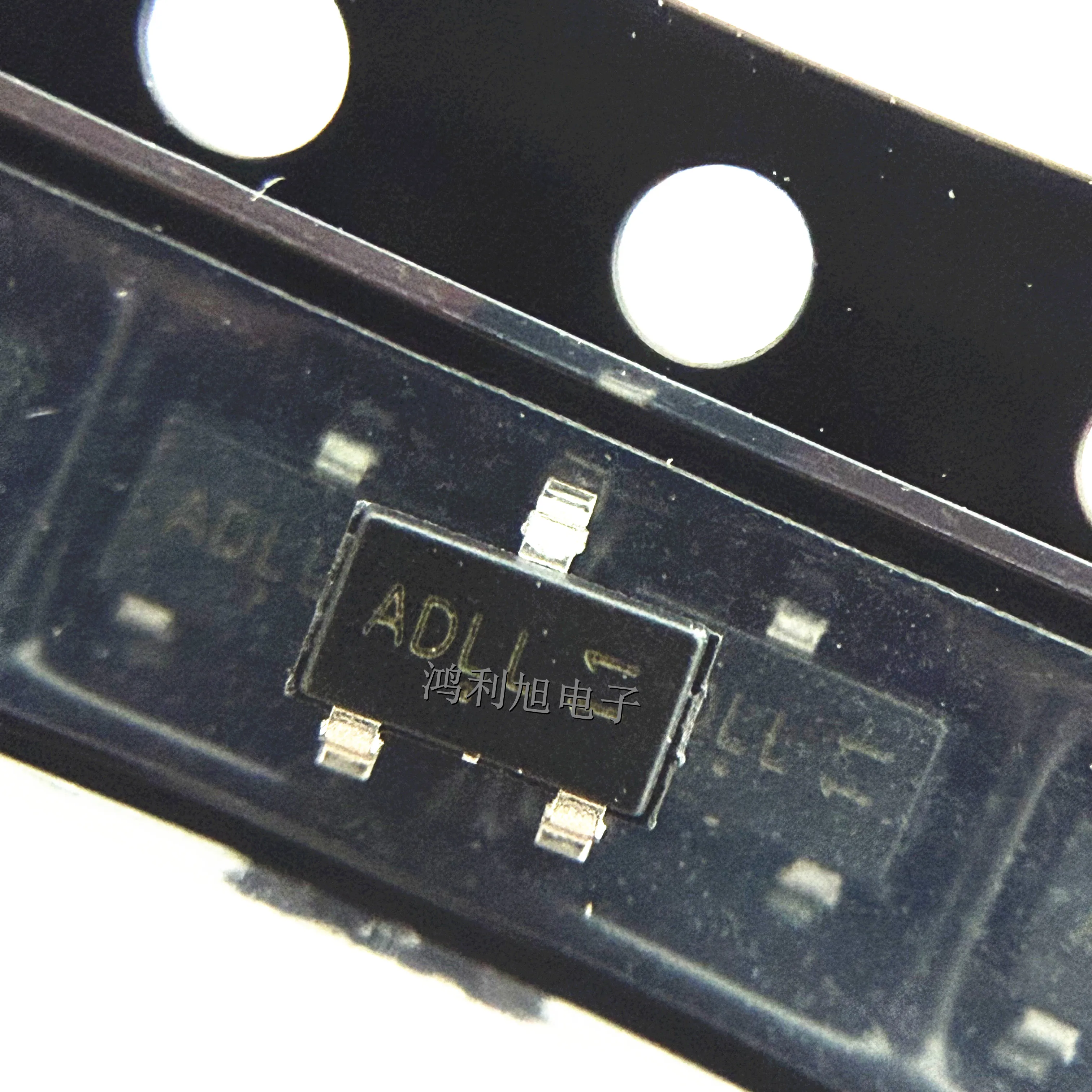 

50 шт./лот AO3413 SOT-23-3 МАРКИРОВКА; AD 3A 20 В P-канальный МОП-транзистор Рабочая температура:-55C -+150C