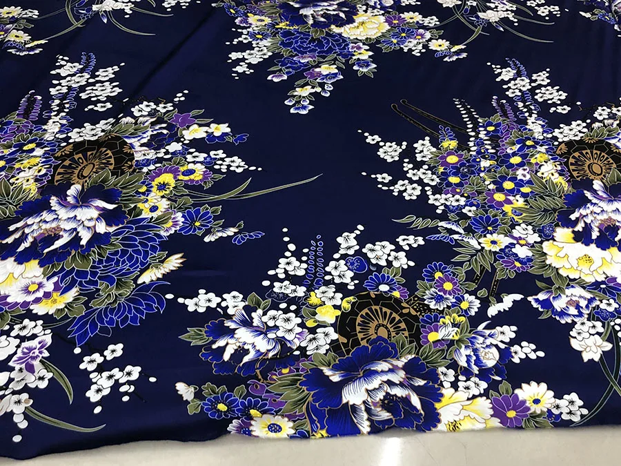 25 momme ชุดกี่เพ้าผ้าไหมแท้คุณภาพสูงสีน้ำเงินเข้มเข้มชุดดอกไม้ออกแบบอิงค์เจ็ทดิจิตอล
