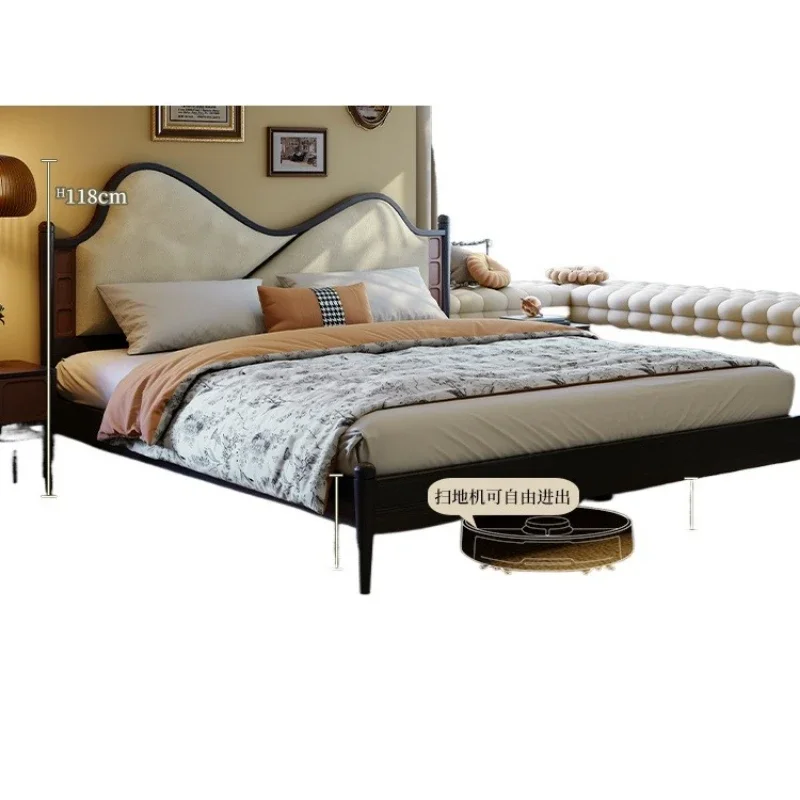 سرير من الخشب الصلب فرنسي، شقة صغيرة قديمة، سرير مزدوج طراز قديم متوسط، سرير ناعم من خشب الرماد