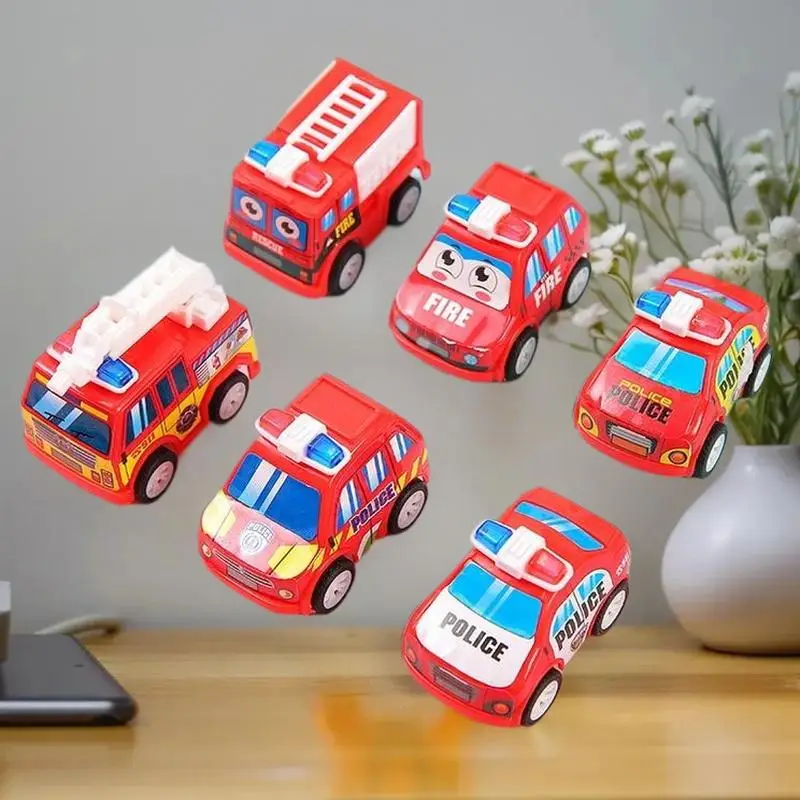 5個入り 若々しいパーティーの景品 子供の誕生日 ミニチュア漫画の消防車とパトカーのプレイセット