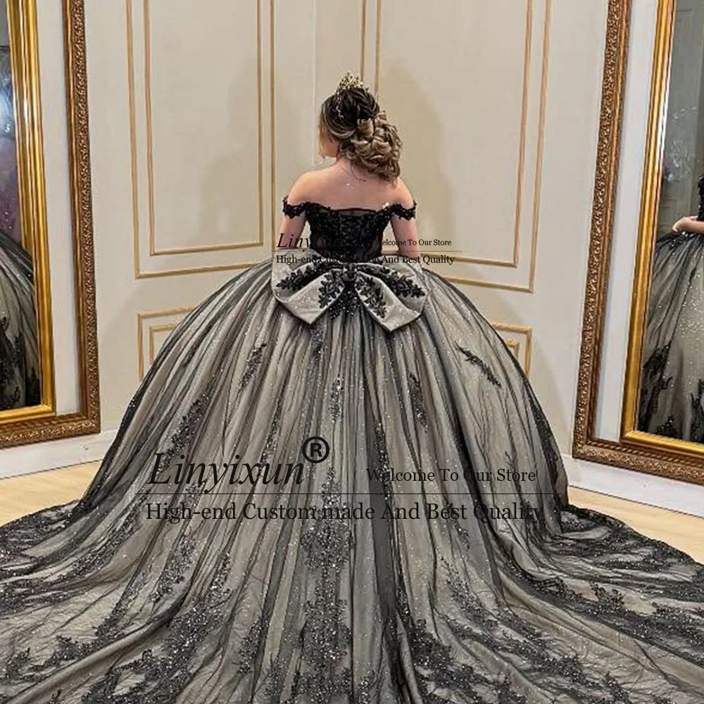 Abiti Quinceanera in cristallo scintillante con spalle scoperte Abito da ballo in tulle per la festa di compleanno della ragazza Abiti da gala dolci 16 personalizzati