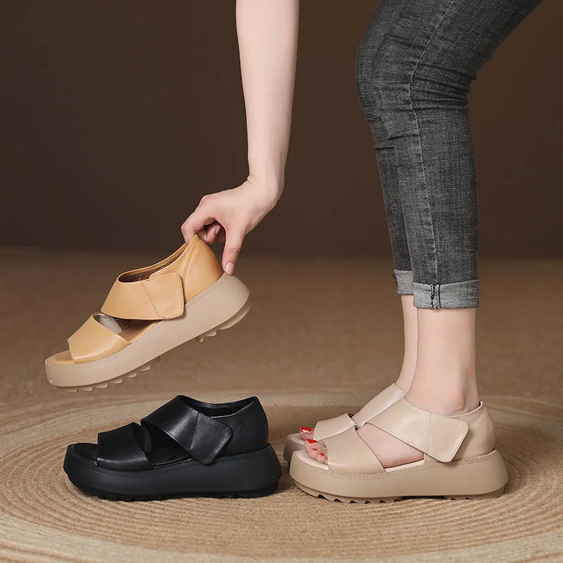 

2025 Summer New Versatile Breathable Retro Velcro Large Soft Sponge Cake Thick Bottom Sandals for Women