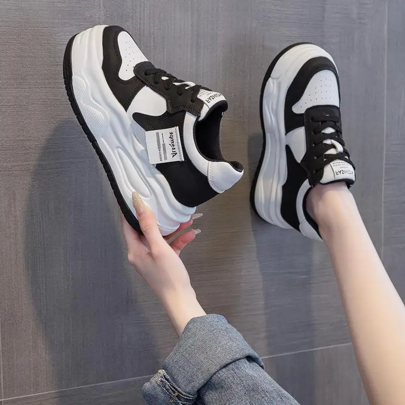 

Casual Breathable Leather Thick Bottom Slip-On Shoes Versatile Flat Heel round Toe TPU Outsole for All Seasons