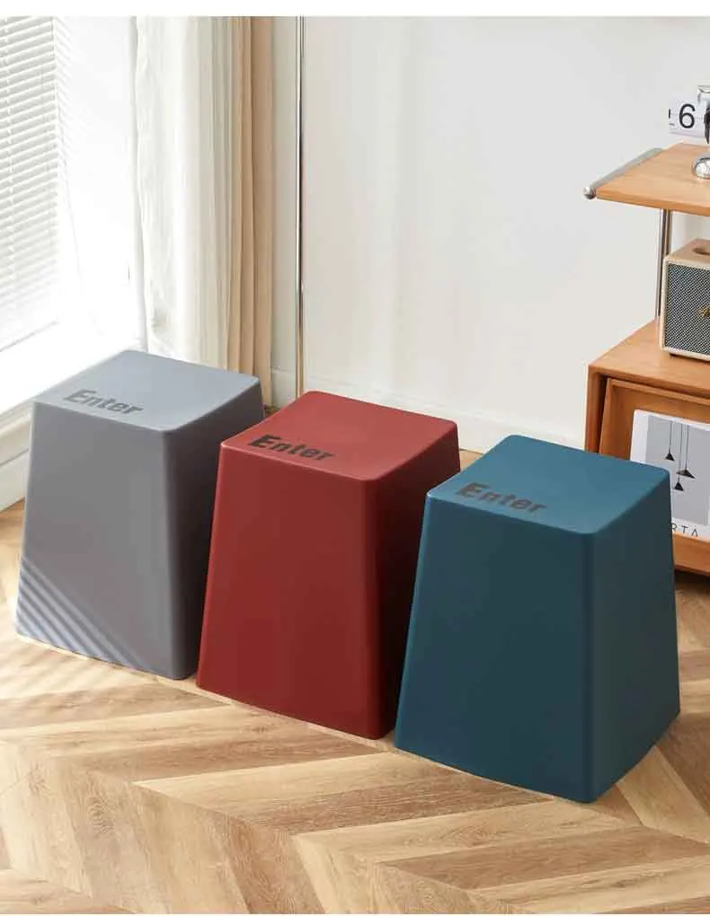 Kreativer Esszimmerhocker aus Kunststoff, nordische Möbel, hohe Hocker, mobiler Sitz, Fußhocker, moderner Freizeitstuhl, Tastaturhocker, individuell – Detail 3