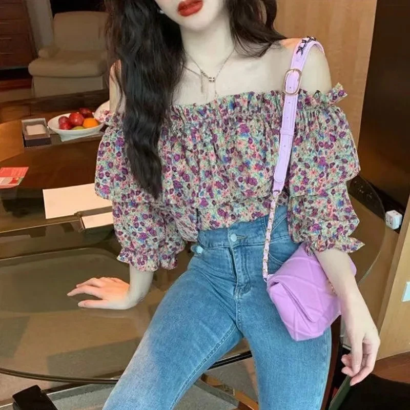 Retro Floral Print Bubble Sleeve Shoulder Bared One-Shoulder Holiday Top Women Unique Design Loose Long Sleeve Polyeste Blouse