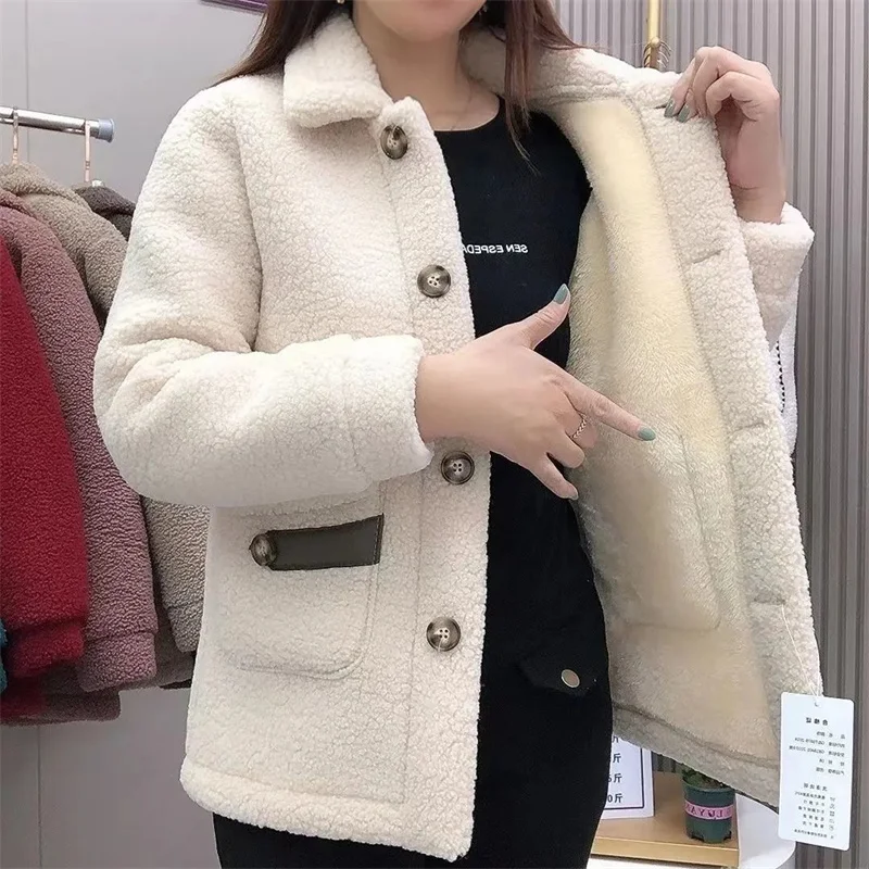 2023 New Winter Imitation Lambswool Lambswool Jacket Padded Thicken Solid Color Pocket Mother Fur Coat Women Parkas