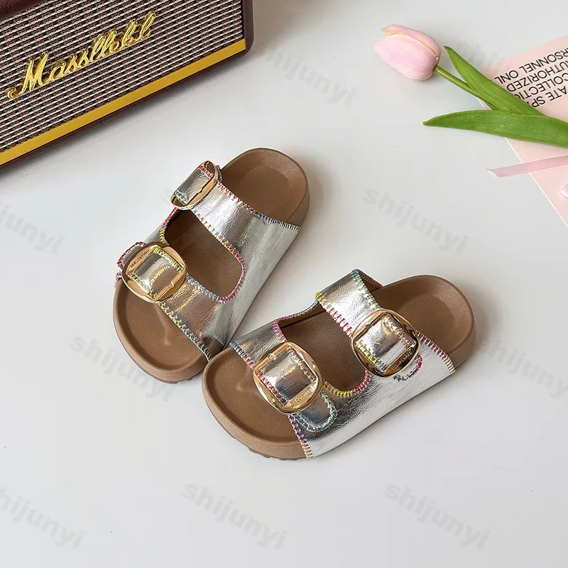 حذاء كاجوال للنساء نعل ناعم ربيع 2025 جديد مفتوح الأصابع سهل الارتداء على الشاطئ في الهواء الطلق نصف شباشب موضة الاتجاه صنادل مريحة