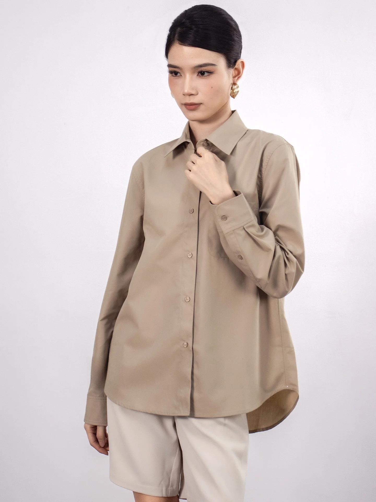 

DianThia Minimalist Style Women's Long Sleeve Loose Cotton Shirt Khaki Color Commute Thin Polyester Fiber Blend Spring 2026 New