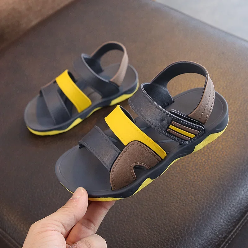 2024 New Summer Children Sandals for Boys Flat Beach Shoes Kids Sports Casual Student Leather Sandals Soft Non-slip Fashion Wild