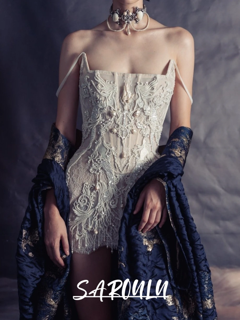 

Stunning Dreamy Pearls Beaded Lace Mini Wedding Dress Luxurious Dazzling Square Neckline Customized Chic Stylish Bride Wear