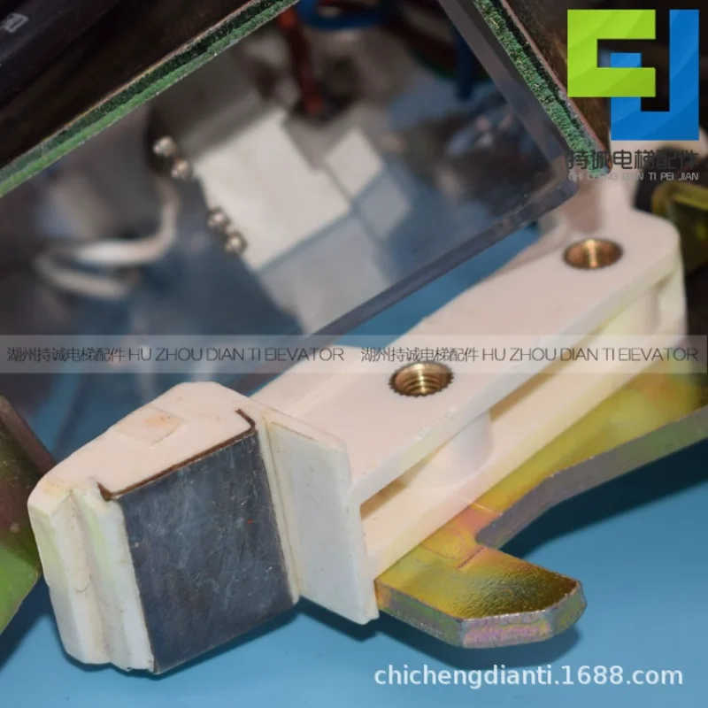 Applicable to modern elevator door lock device, door lock hook switch 162C098G03/02/01