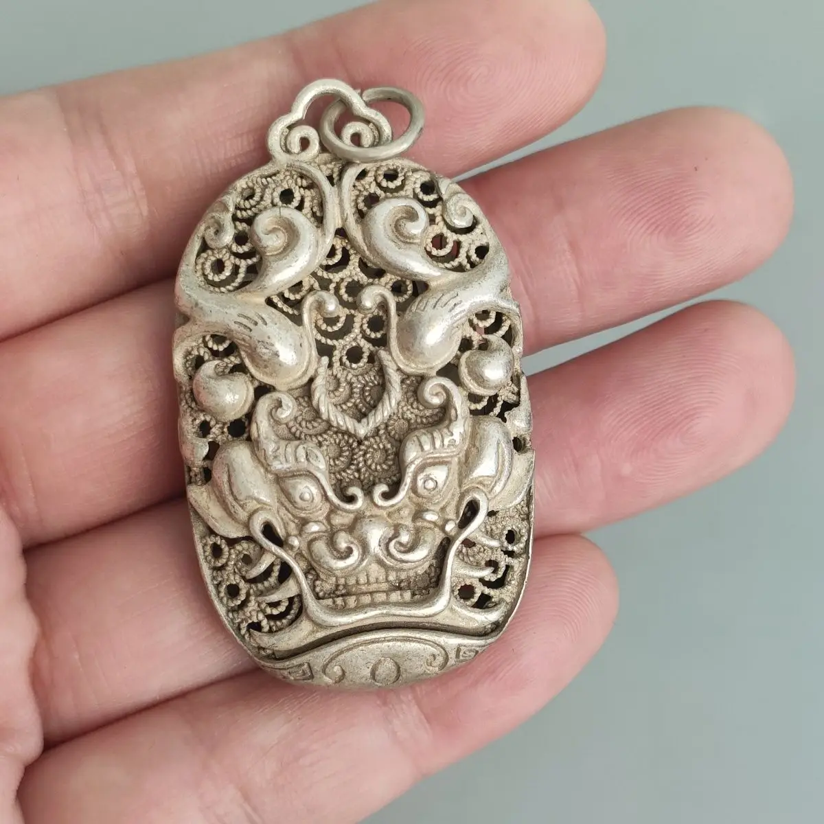 Chinese Tibetan silver dragon head lock national style Miao silver charm amulet