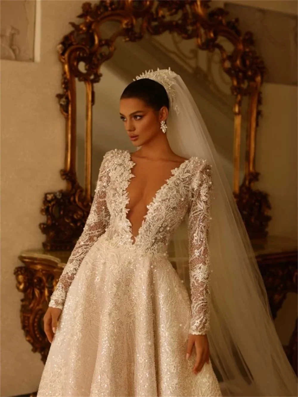 Abiti da sposa Sexy a maniche lunghe 2024 abito da sposa classico con scollo a V profondo elegante abito da festa lungo fino al pavimento con perline