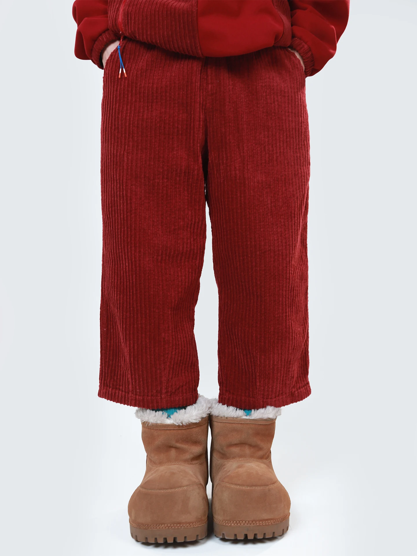 

Новинка 2026: Женские повседневные брюки из красного бархата, свободного кроя, прямые, с эффектом драпировки, маленький размер, хлопок, полиэстер, эластичное волокно