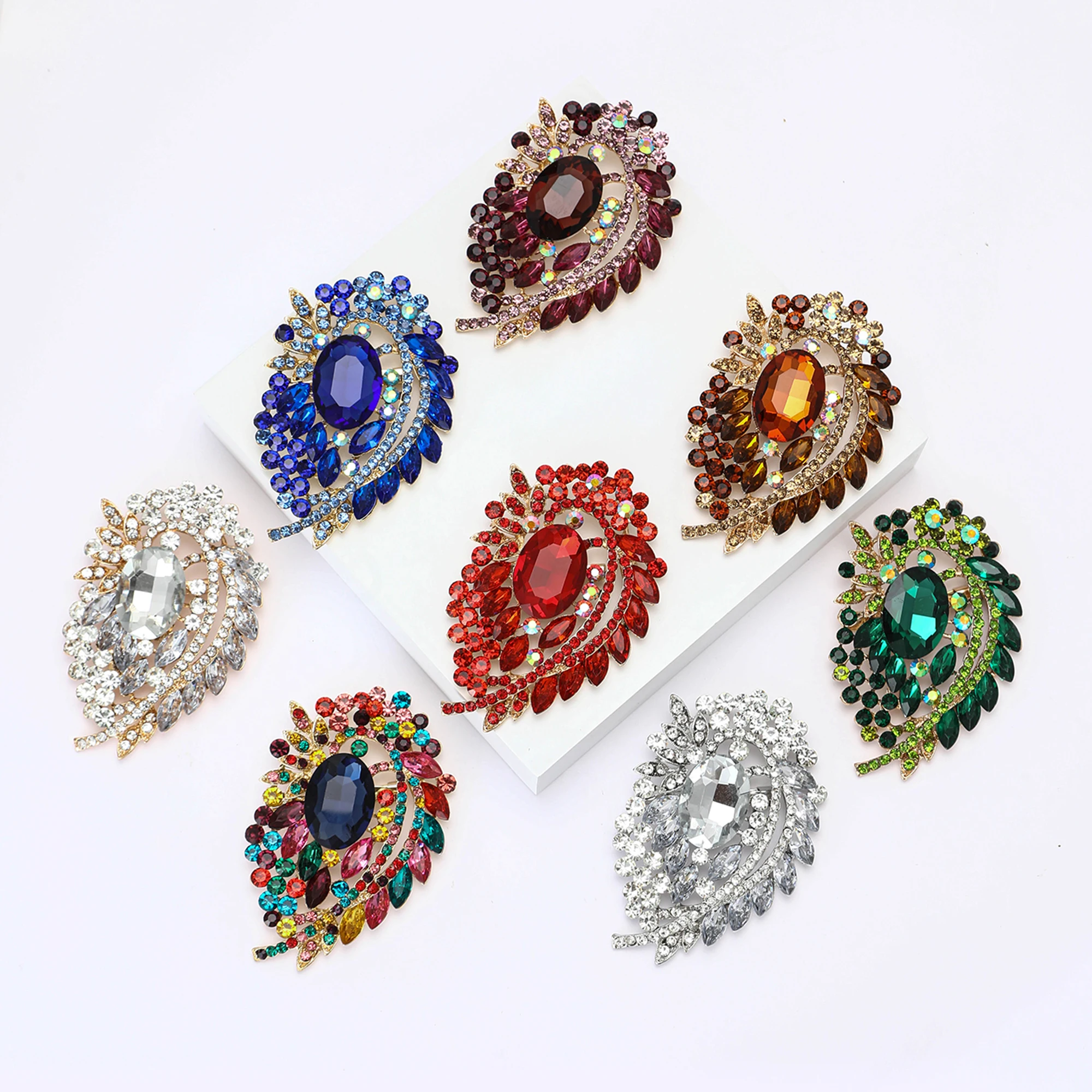 Luxurious Rhinestone Crystal Brooches for Women Unisex Crystal Large Glass Pins Banquet Party Backpack Gifts Jewelry Accessories