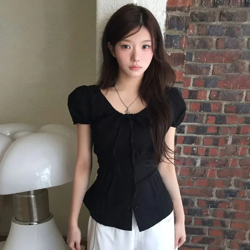 

Женская черная блузка с пышными рукавами, V-образным вырезом, завязками спереди, драпировкой на талии и пуговицами для повседневной носки