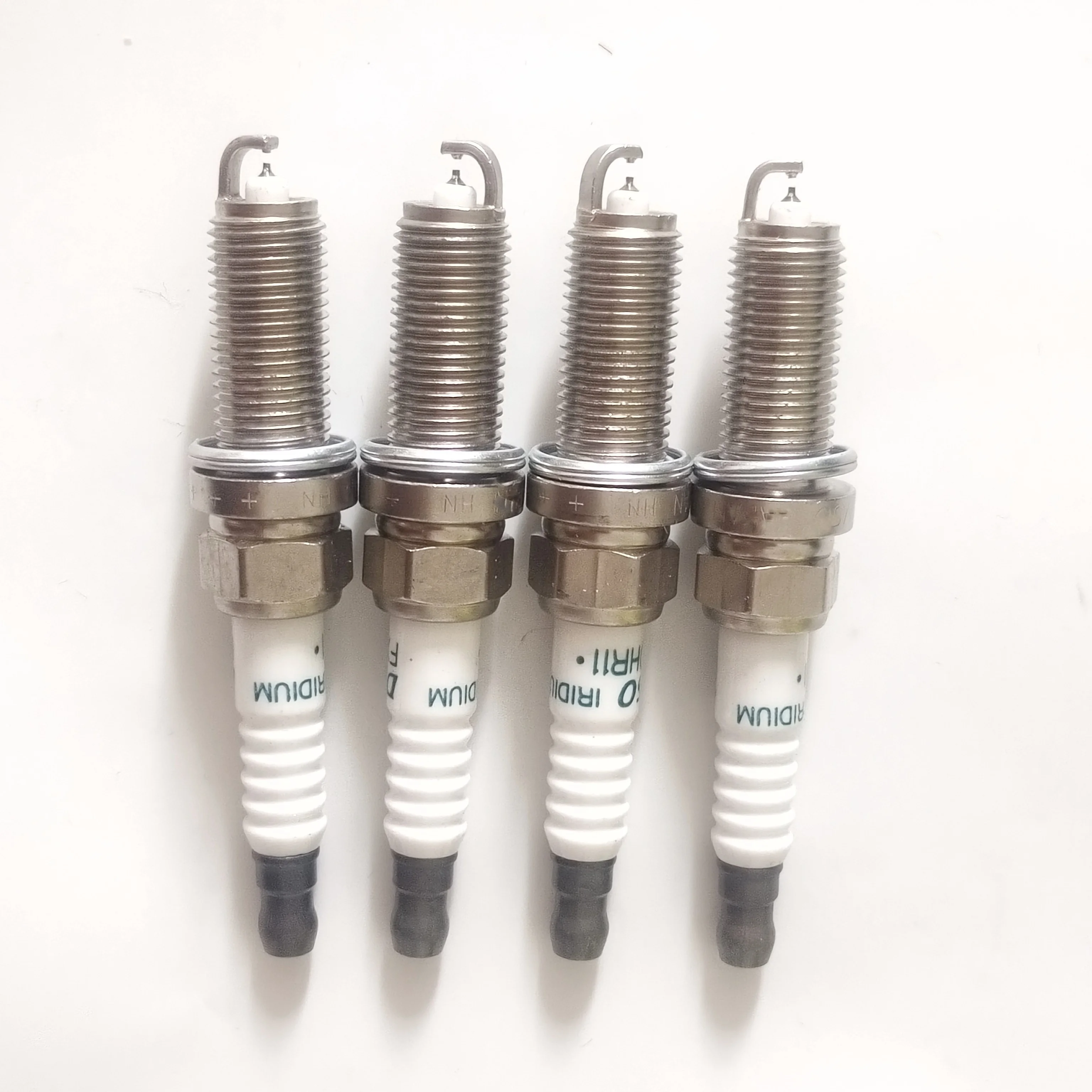 4-6pcs Spark Plug 22401-JD01B Iridium Spark Plug For Nissan Altima Micra 3.5L Cube 1.8L NV200 Sentra 2.0L Versa