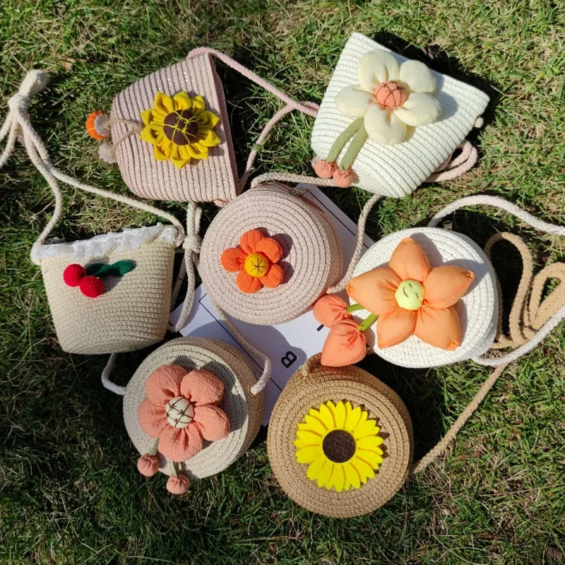 Bolso de hombro informal para niños, bolsa de paja tejida a mano, Mini bolsa de mensajero con flores lindas, accesorios de moda para niños