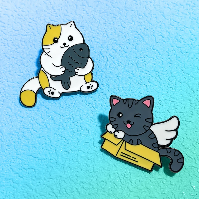 Playing Cat Pins 2-design Enamel Pets Animal Brooch Pin For Clothes Backpack Metal Pins Lapel Badge Friends Gifts