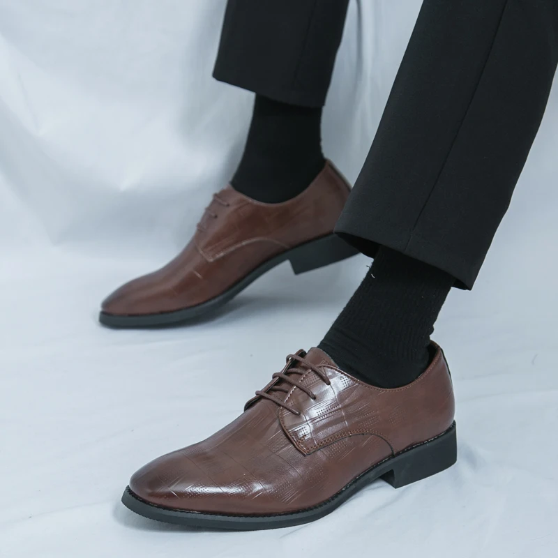 

Classic pointed-toe leather shoes, men's luxury Oxford business formal 2025 men's shoes, formal dress, men's wedding shoes