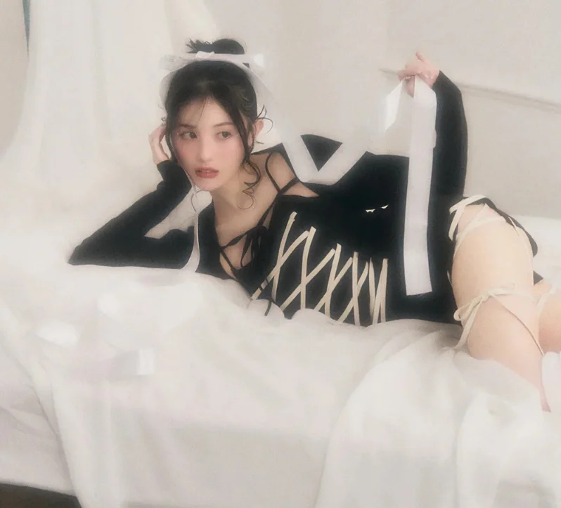 

Новый комплект 2026 года в японском стиле: вязаный топ с цветовыми блоками и завязками, милый пуловер с квадратным вырезом и длинными рукавами, а также шорты с высокой талией