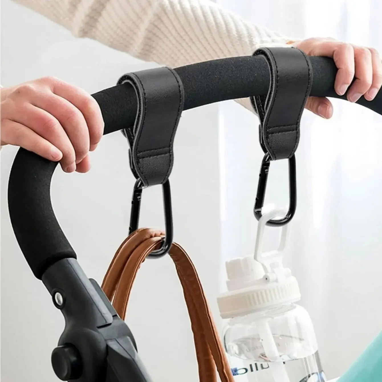 

2pcs Pu Leather Baby Bag Stroller Hooks 360 Degree Rotatable Trolley Organiser Stroller Hooks Trolley Accessories
