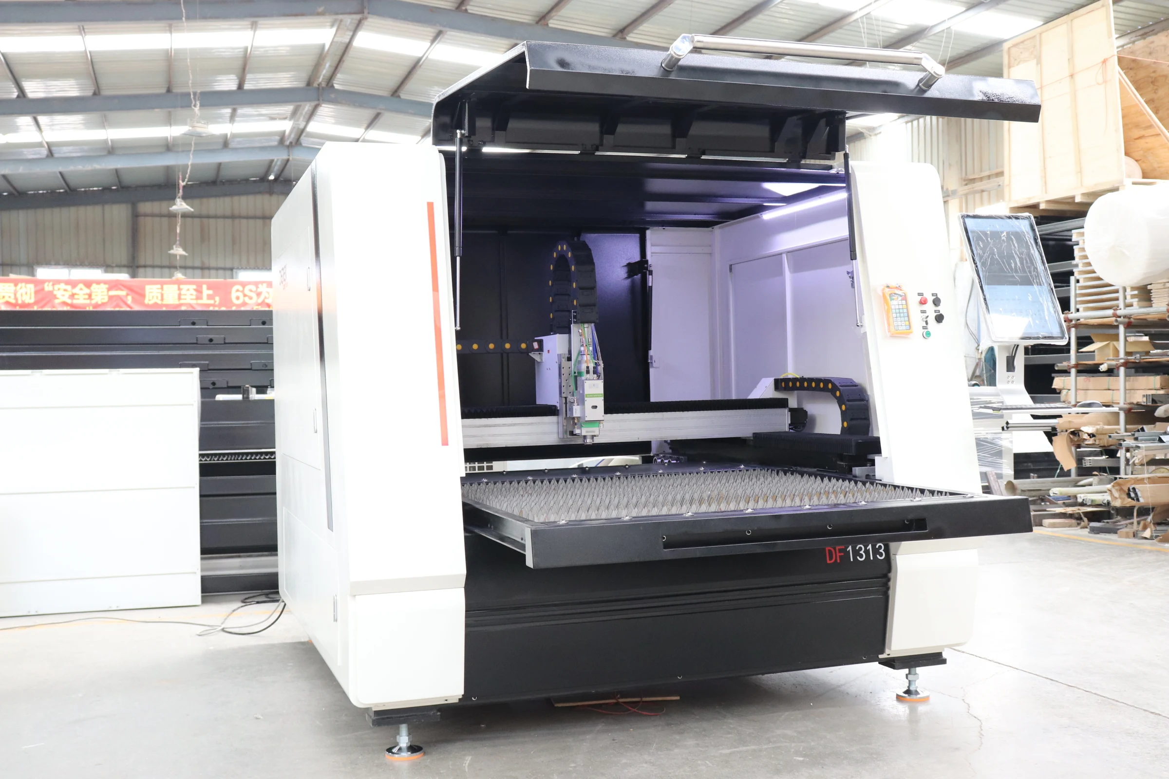 طاولة رسم لـ Raytools 3000W سطح المكتب 1313 آلة قطع الألياف الصفائح المعدنية نظام التحكم Cypcut لـ