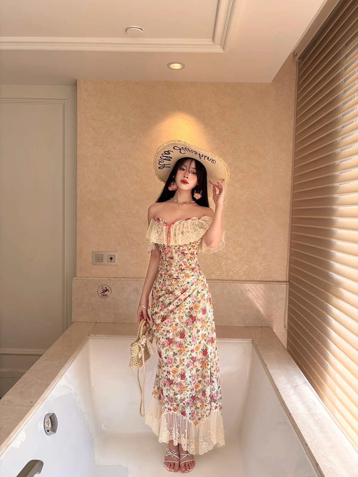 

GeGe Shop Floral Print Lace Shoulder Bridesmaid Dress Long Half Skirt Design Sensation Two Piece Set for Party Occasions