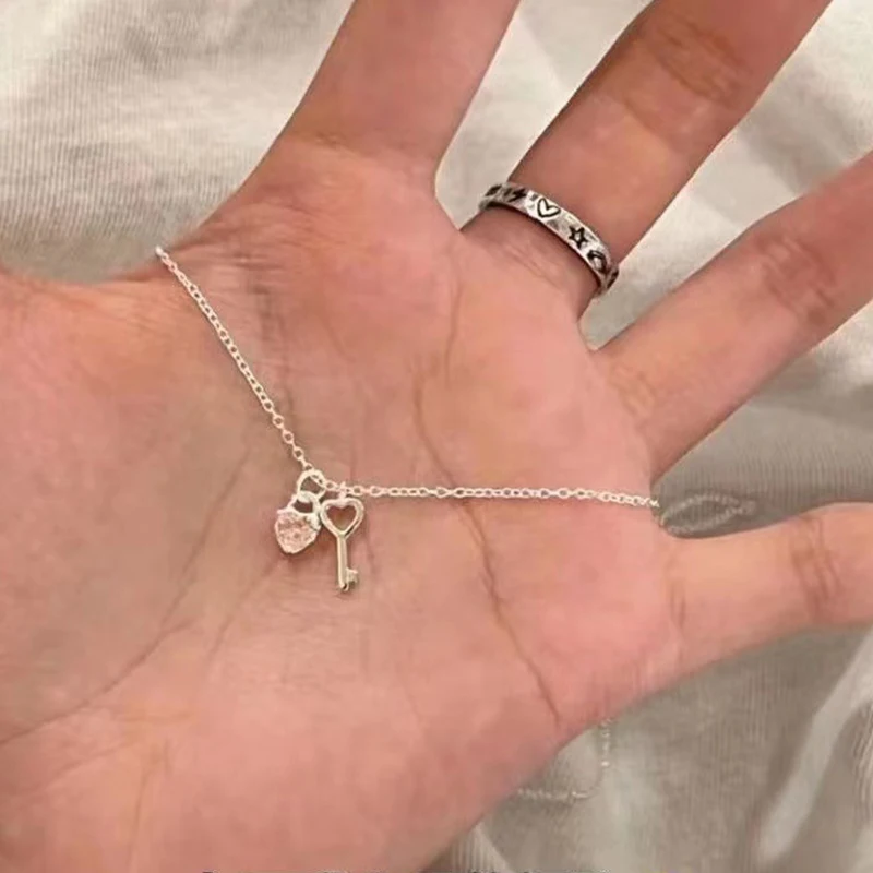 Light Luxury Crystal Leaf Water Drop Pendant Necklace Fashion Clavicle Chain Silver Color Zircon Neck Chain For Girlfriend Gifts