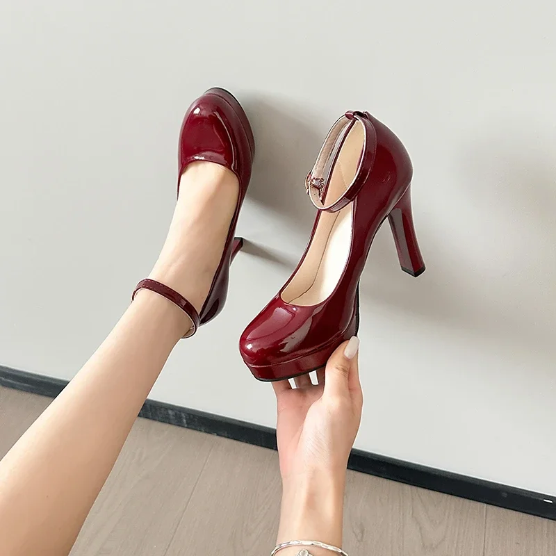 One-Button Thick-Heeled Waterproof Platform High-Heeled COS Comic Show sexy Black Patent Leather Dress Fashion Versatile Shoes