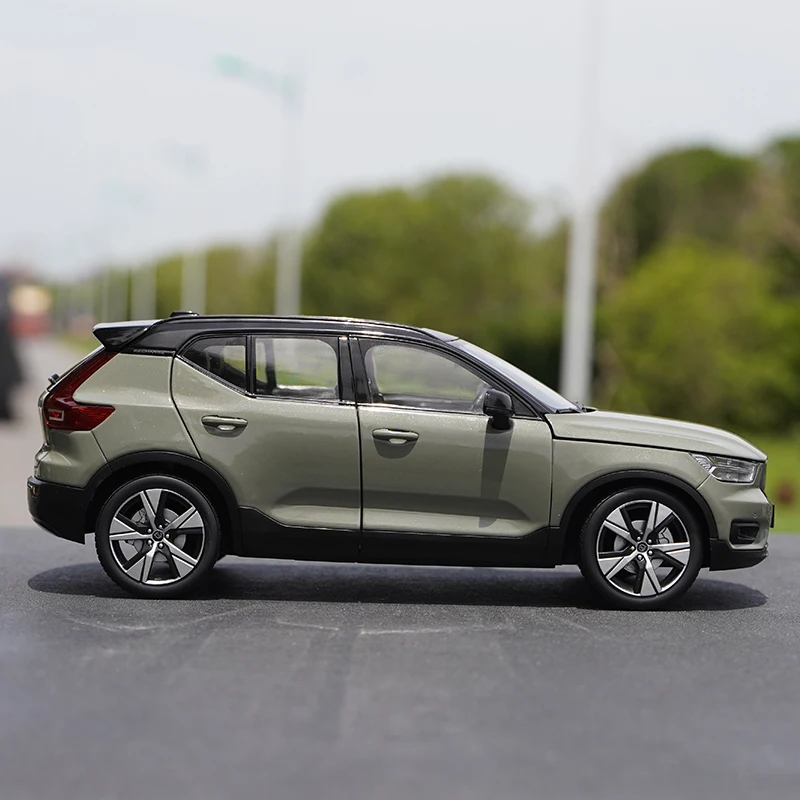1-18-original-volvo-xc40-car-model-pure-electric-version-2022-alloy-simulation-car-model