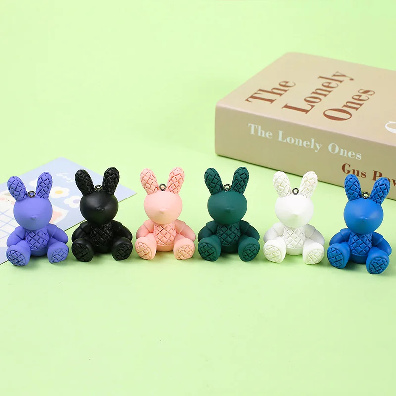 

New Cute Keychain Charm Tie Bear Pendant for Women Men Bag Car KeyRing Fluid Bear Fine Jewelry Accessories Couple Kids Girl Gift