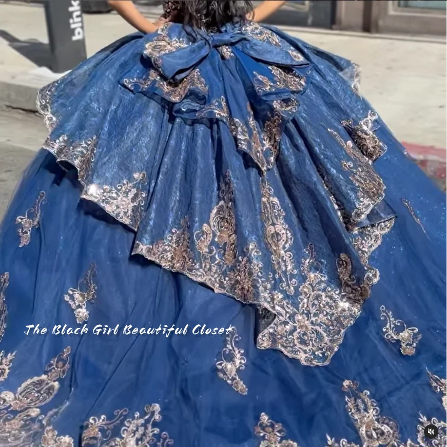 Elegant Blue Royal Princess Tutu Luxury Embroidered Small V-Neck Party Dress 2024 Exquisite Applique Quinceanera Dresses