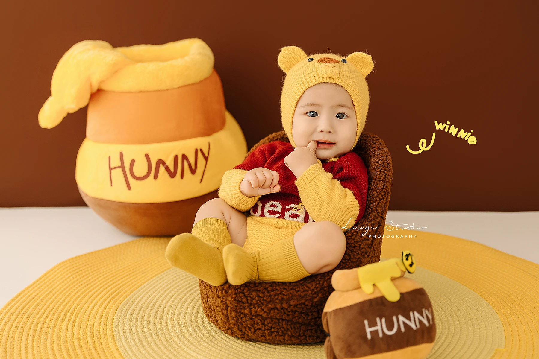 Children's Photography Clothing Cartoon Winnie the Pooh Knitted jumpsuit Baby Hundred Day Photo Weekly Photo Photography Clothin