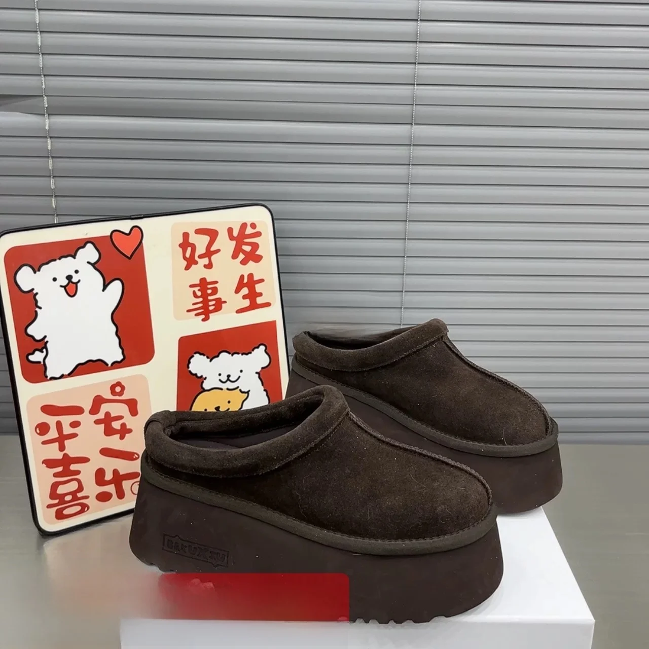

Spring 2026 Faionable Women's Slip-On Thong Slippers Ultra Lightweight Genuine Leather Thi Bot Single Inner Cotton Lined