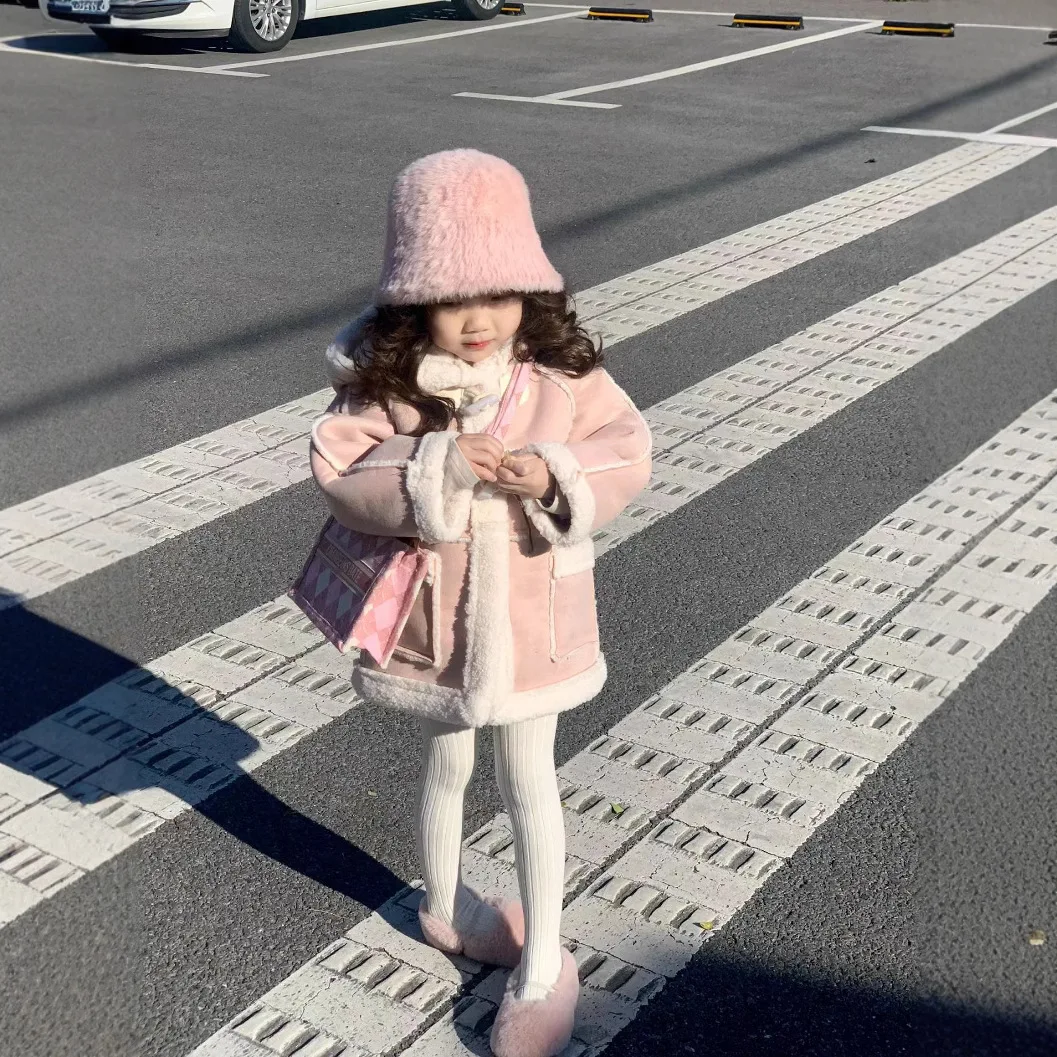 معطف الفتيات 2025 شتاء النسخة الكورية الجديدة المألوف من جلد الغزال معطف مقنع دافئ عصري ملابس حلوة وجذابة #2