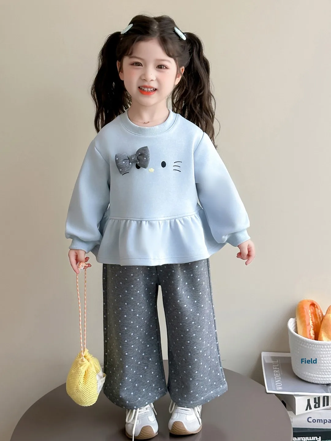 

Наряд с героями мультфильмов для девочек, брюки в горошек с галстуком-бабочкой, комплект из двух предметов, модный весенне-осенний комплект детской одежды